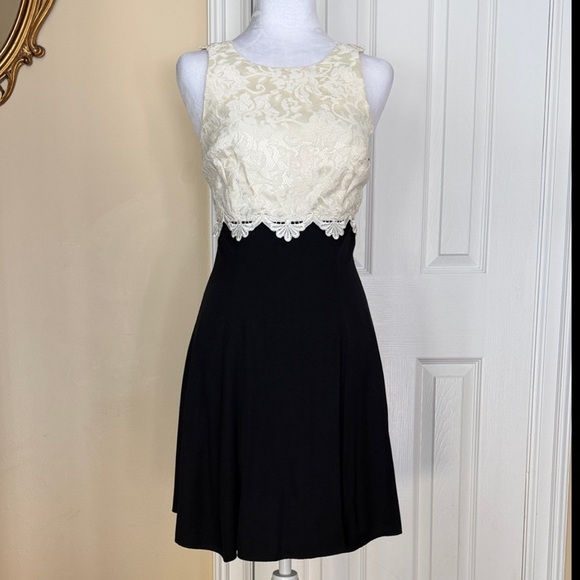 Jessica Mcclintock For Gunne Sax Dresses & Skirts - Gunne Sax Jessica McClintock Vintage Cocktail Dress Sleeveless Lace USA made 5/6